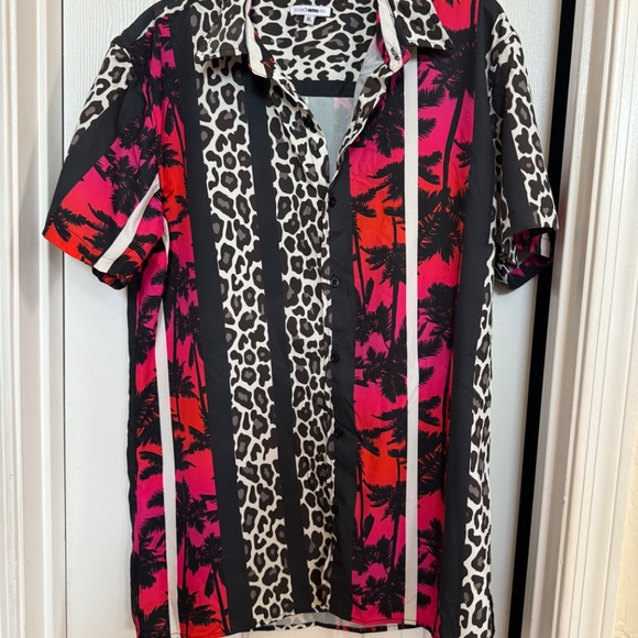 Fashion Nova Men Black/Pink Graphic  Shirt SZ XL - Picture 2 of 9